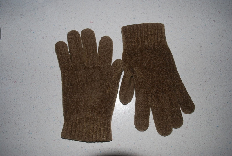human body part, nature, studio shot, pair, mitten, communication, body part, wool, close-up, wall - building feature, gloves, 720P, shadow, day, human hand