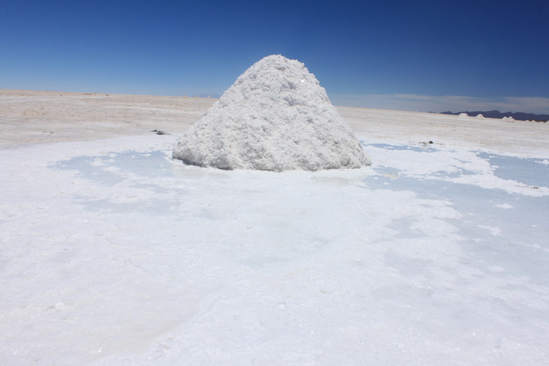 outdoors, desert, Uyuni, sky, no people, winter, exotico, climate, cold temperature, 4K, mineral, arid climate, cloud - sky, land, environment, Landscape
