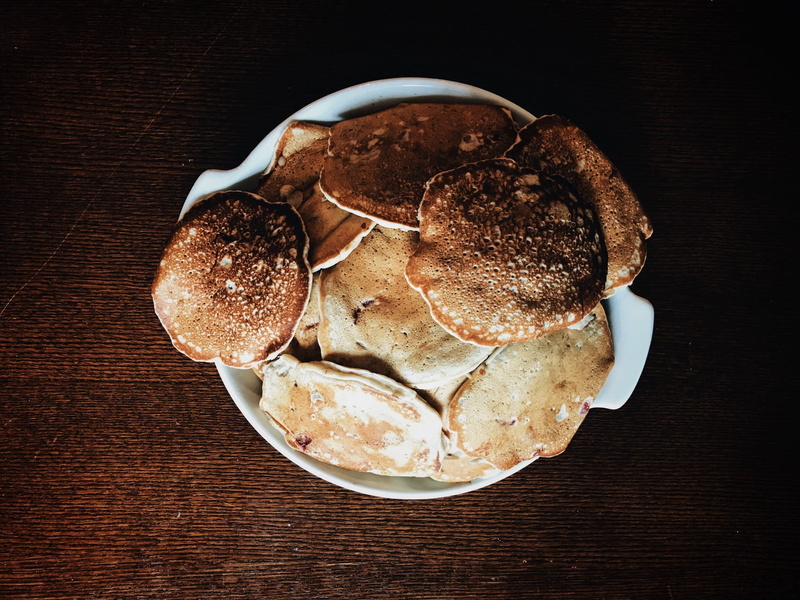 studio shot, sweet food, flap jacks, indoors, breakfast, bread, pancake, crockery, healthy eating, high angle view, table, close-up, pancakes, no people