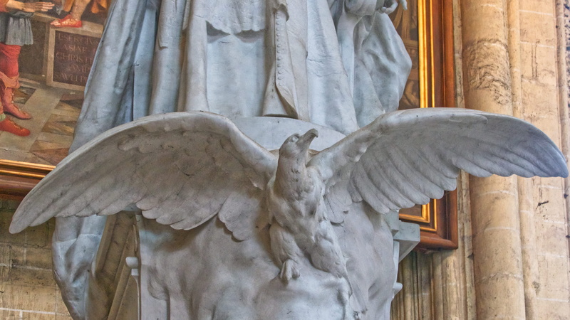 meaux, animal, carving - craft product, cathédrale saint-étienne de meaux, creativity, place of worship, pigeon, angel, human representation, figurine