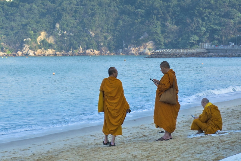 sea, old monk, holidays, outdoors, beauty in nature, zen, land, lama, men, 2K, sun, tibet, outdoor, group of people, leisure, males, waters, tourism, adult
