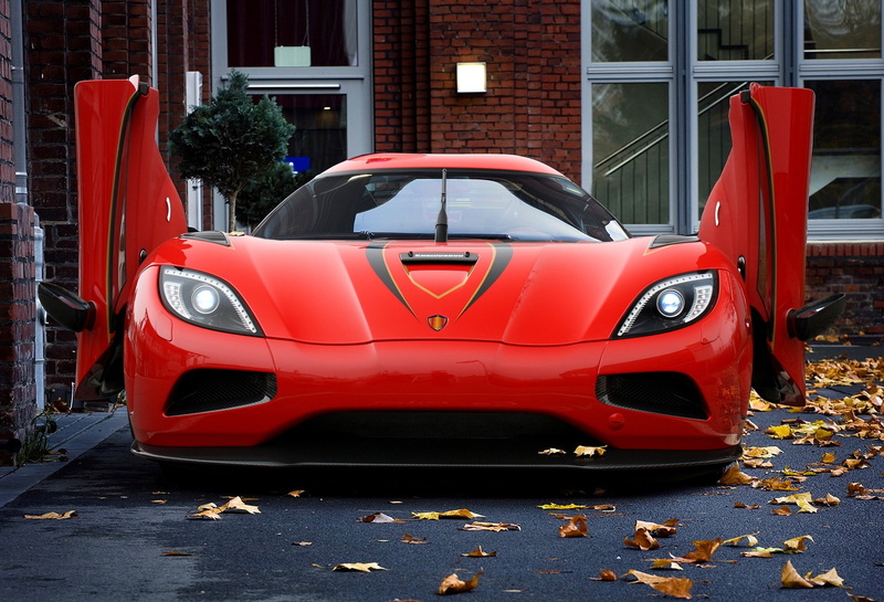 luxury, land vehicle, city, stationary, autumn, transportation, Koenigsegg, 1080P, car, outdoors, Beast, no people, building exterior, mode of transportation