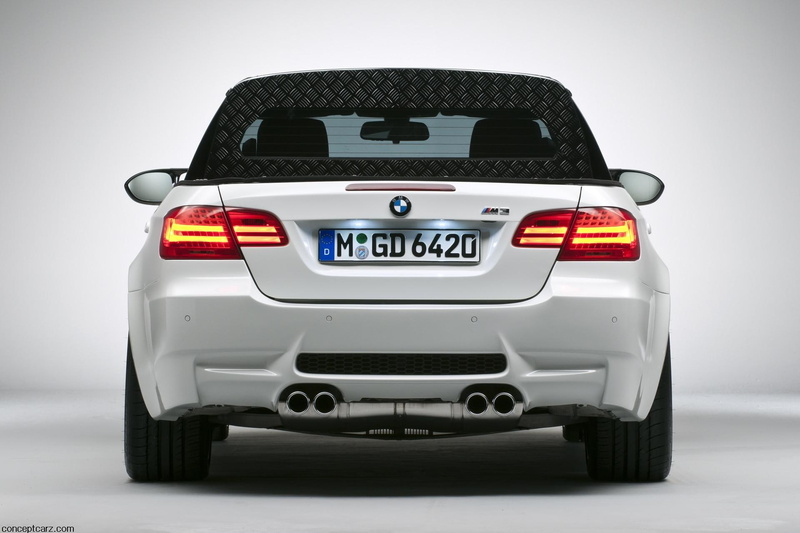 g, transportation, tail light, pickup, bmw, no people, white color, studio shot, text, land vehicle, sk, car, indoors, still life, close-up, communication