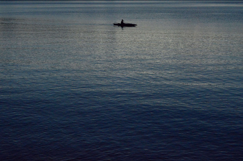 little boat, deep sea, sea, transportation, middle sea, bankero, waterfront, day, nautical vessel, outdoors, seawater, man, scenics - nature, no people