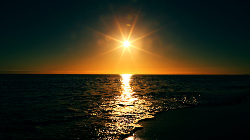 idyllic, reflection, lens flare, beauty in nature, water, 5K, symmetrical, sun, sunrise, sunset, ocean, tranquil scene, sky, symmetric, body, sea, outdoors