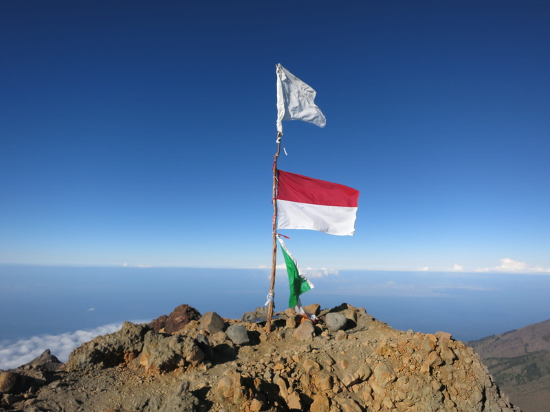 Summit, tranquility, patriotism, volcanic, mount, day, volcano, sea, Lombok, mountain, tranquil scene, rock, formation, travel, 2K, trekking, water, trip