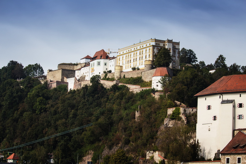 sky, niederbayern, castle, outdoors, tourism, built structure, plant, travel destinations, residential district, city, tree, places of interest, no people