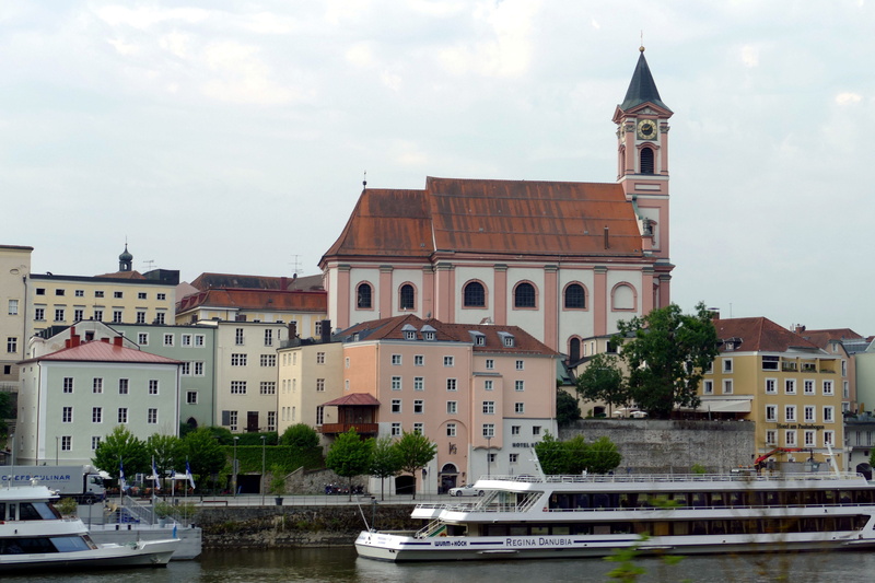 outdoors, historically, sky, location, 5K, ship, travel, day, bavaria, building, river, water, niederbayern, tower, facade, tourism, incidental people