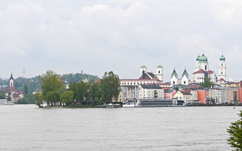 old town, tree, built structure, abbey, building exterior, passenger ship, onion domes, cityscape, passau, danube, inn, nature, church steeples, water