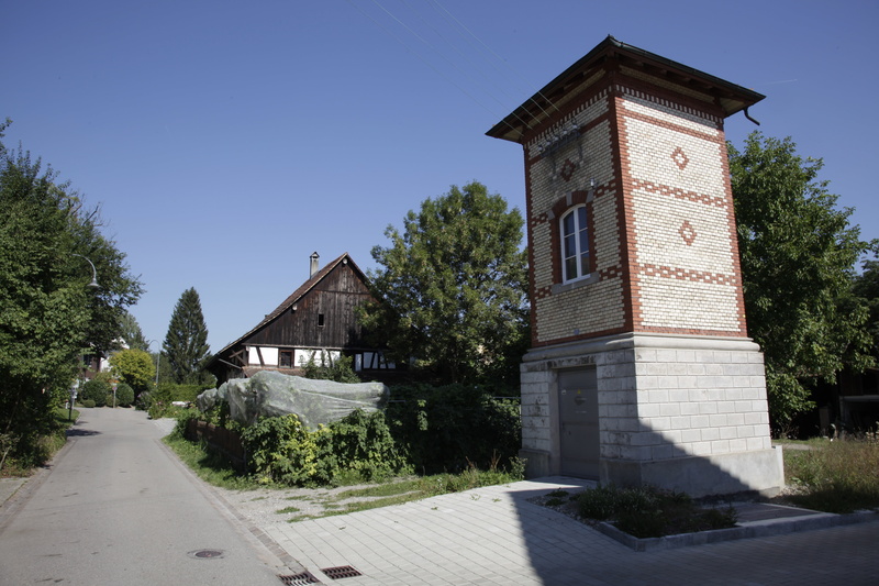 building, sunny, plant, direction, building exterior, residential district, rümlang, outdoors, partly cloudy, history, canton of zurich, village, clear sky