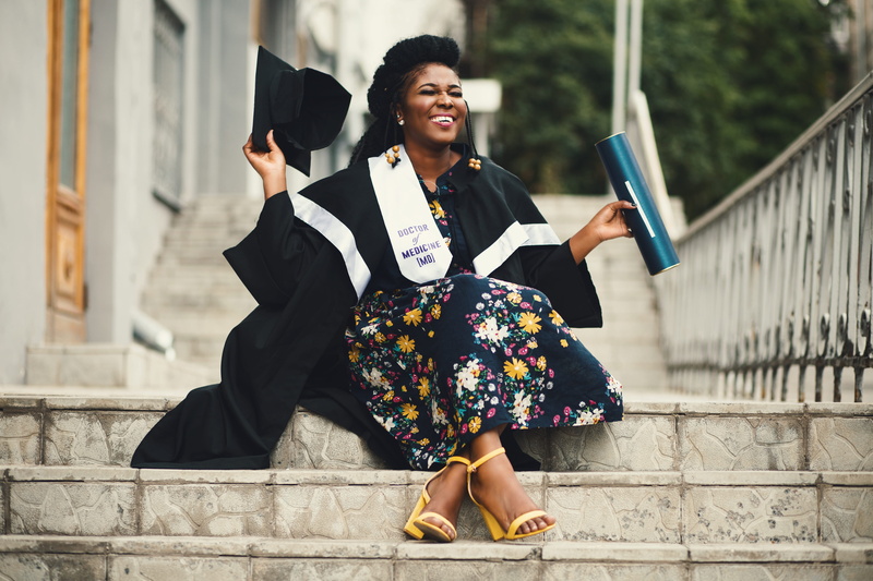stairway, sitting, full length, women, academic, staircase, beautiful woman, outdoors, outdoorchallenge, photo, hairstyle, front view, lady, building exterior