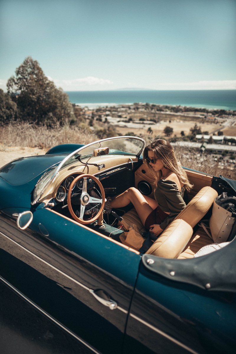 5K, relaxation, road Trip, lifestyles, driving, classic, females, casual Clothing, dashboard, looking, people Traveling, adventure, sat, happiness, travel