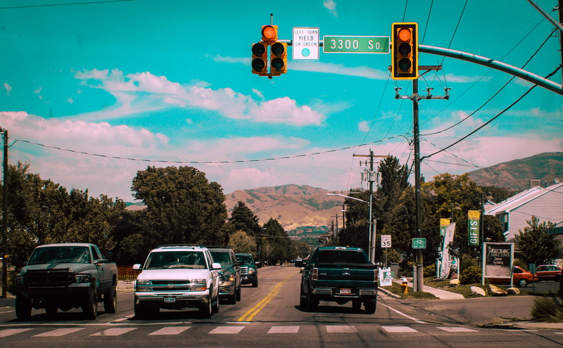 hills, van, outdoors, blue skies, no people, tree, 2K, stop light, united states, trees, transportation, green, home, contrast, road, cloud - sky, wires