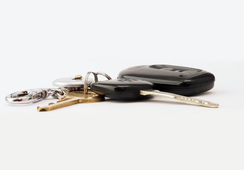 risk, car keys, still life, 4K, key ring, white background, key, remote fob, corkscrew, safety, accessory, handcuffs, single object, technology, copy space