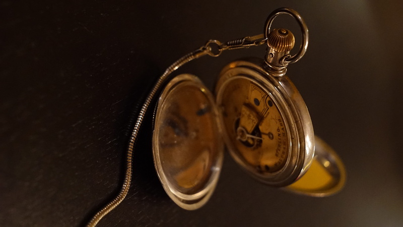 accuracy, minute hand, still life, jewellery, indoors, wood - material, watch-fob, black background, old, 4K, studio shot, instrument of time, clock, time