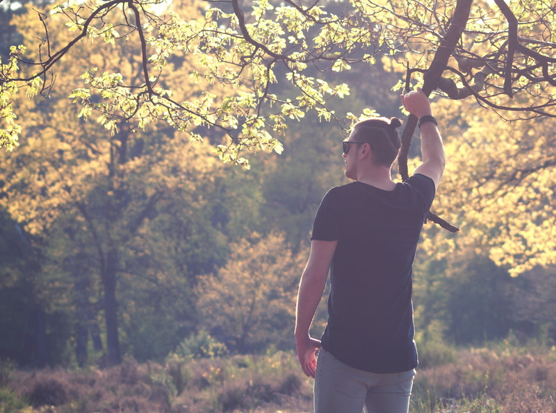 2K, bracelet, lifestyle, young women, girl, sunlight, casual clothing, heat, lonely, fashion, casual, lifestyles, twig, tree, feeling, leisure, people