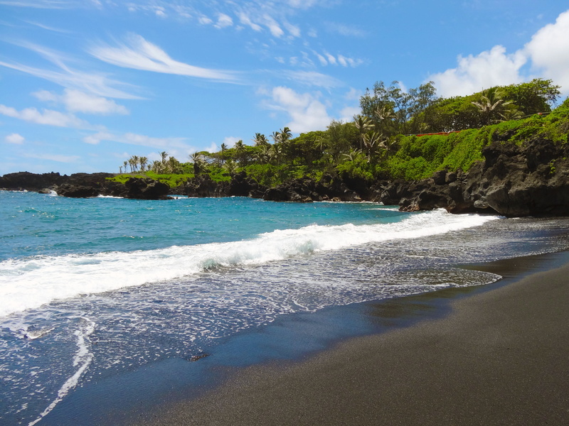 sport, cloud - sky, tranquility, surfing, nature, green mountain, maui, seashore, blue, aquatic sport, wave, green, ocean, tranquil scene, scenics - nature