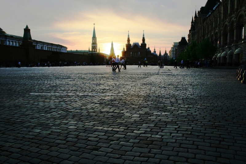 group of people, travel, evening, men, history, vast, paving, plaza, public place, outdoors, the past, tourism, sunset, built structure, 1080P, real people