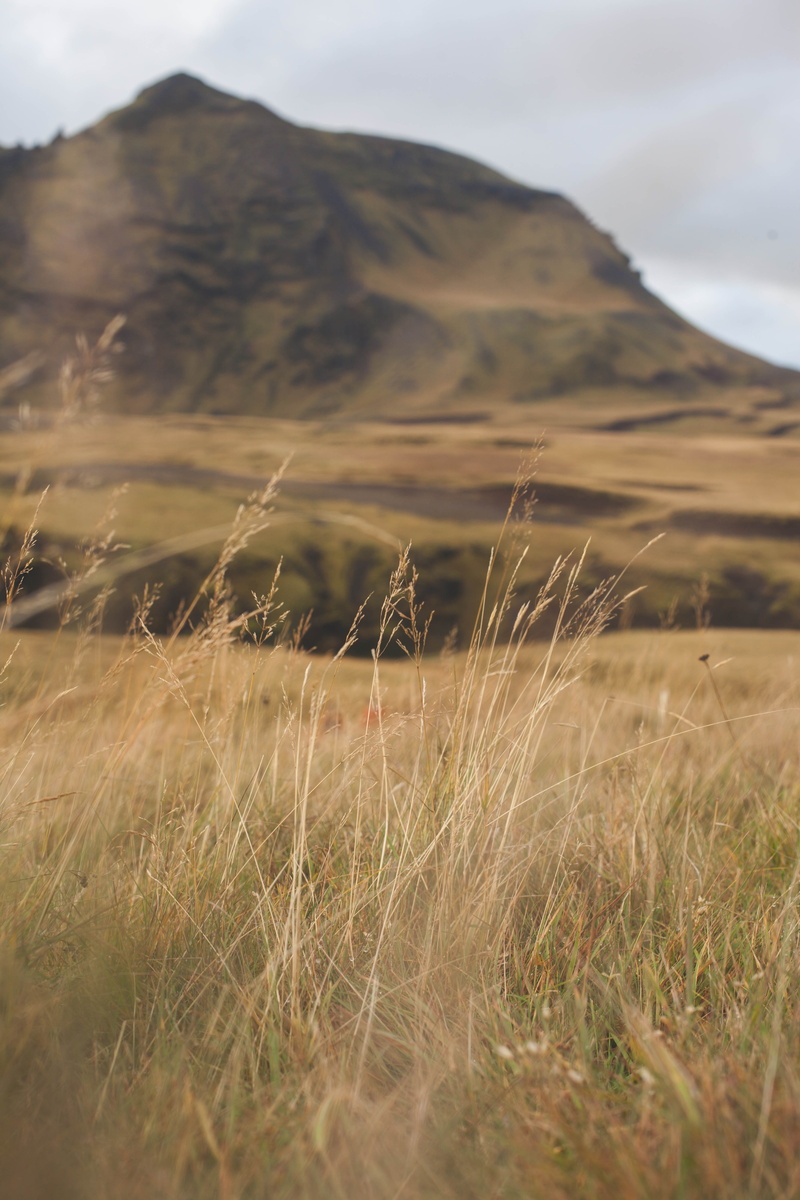 plains, valley, tranquil scene, iceland, vast, environment, skógafoss, beauty in nature, non-urban scene, outdoors, mountain peak, nature, cloud - sky