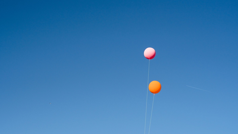 blue, orange balloon, vast, group of objects, balloon, message, helium, nature, two, bluesky, pink, 5K, sunny, clear blue sky, jet trail, flying, orange