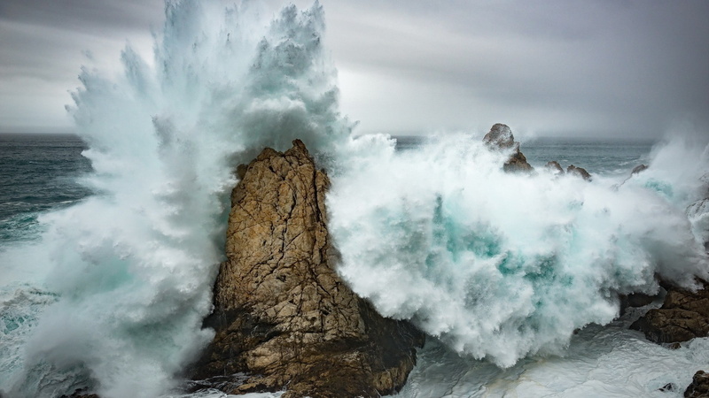 solid, non-urban scene, outdoors, storm, motion, water, nature, sea, travel destinations, splashes, scenics - nature, rock - object, power in nature, cloud - sky