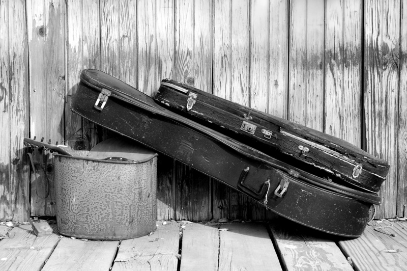 mojave desert, b and w, guitars, high angle view, old, music, broken, united states, pioneertown, desert, run-down, 2K, outdoors, architecture, entrance