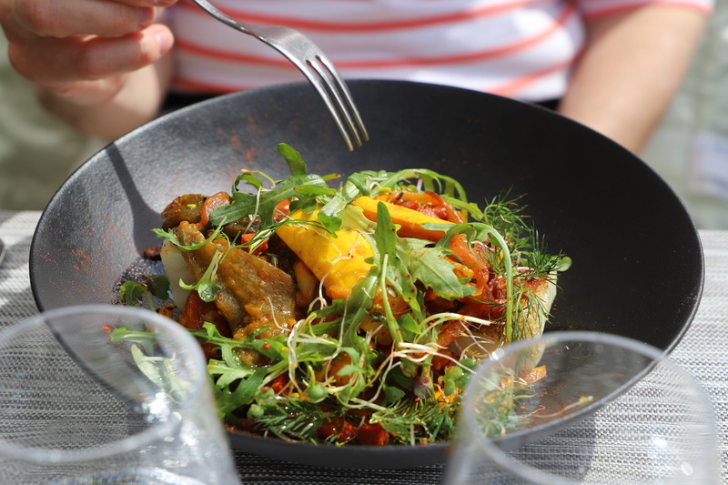 eat, plate, healthy, 5K, human body part, dish, human hand, hand, plants, meat, diet, vegetable, the french riviera, restaurant, vegetarian, cooking, bowl