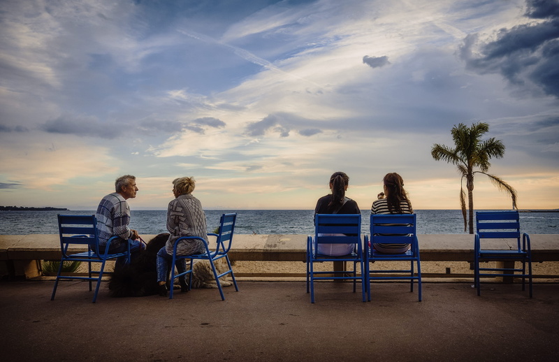 urban, people, riviera, real people, beauty in nature, lifestyles, men, cannes, adult, seat, outdoors, water, french, france, women, croisette, resting