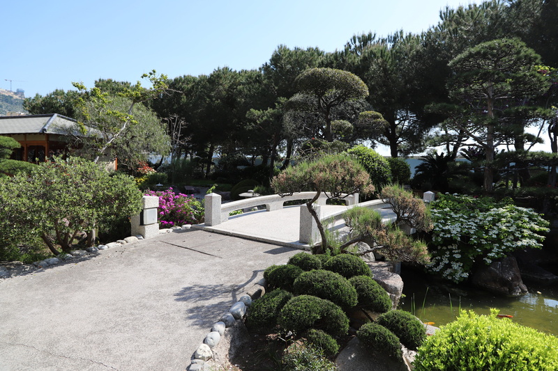 all, house, flowers, formal garden, no person, antibes, growth, cannes, lawn, green color, day, built structure, body of water, outdoors, leaf, monte carlo