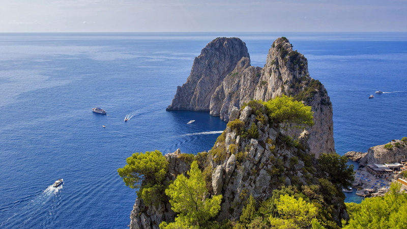 sky, water ripples, coast, far view, 1080P, Italy, trees, horizon, water, Faraglioni, landscape, rocks, boat, nature, mountains, limestone