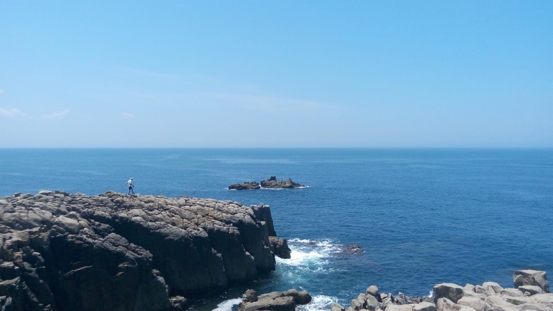 granite, 5K, beauty in nature, water, rock - object, shore, day, solid, rock, blue, ocean, craggy, geology, erosion, sky, horizon over water, person, no people