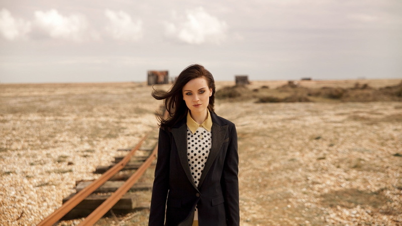lifestyles, nature, beauty, celebrity, women, brunette, 1080P, hairstyle, railway, blue eyes, singer, portrait, contemplation, one person, sky, Amy Macdonald