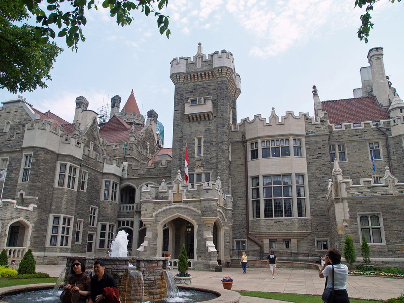 2K, day, sky, outdoors, casa loma, canada, leisure activity, large group of people, crowd, city, men, ontario, built structure, lifestyles, architecture