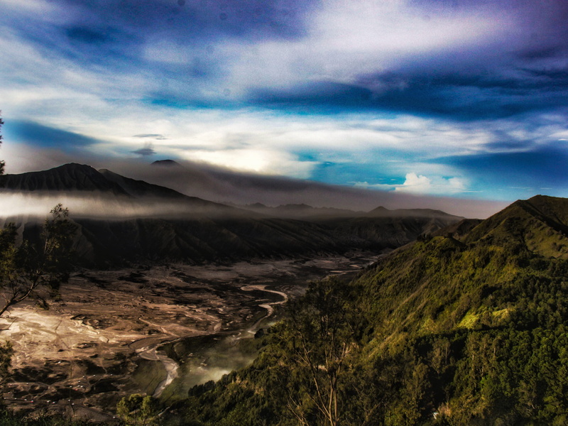 volcanic crater, non-urban scene, cloud - sky, sky, tranquil scene, mountain, remote, 2K, outdoors, nature, environment, arid climate, indonesia, volcano
