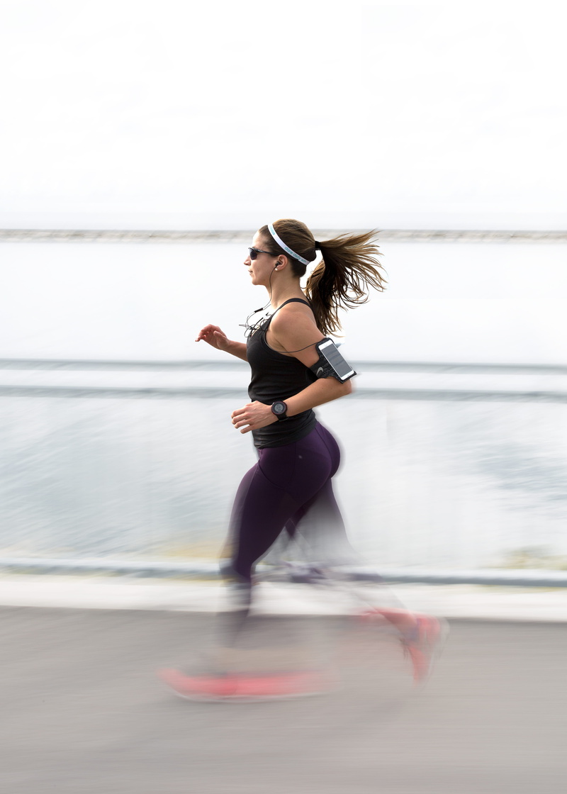 sea, near, female, day, woman, hairstyle, athlete, daytime, music, running, leisure activity, runner, water, movement, headband, body, 5K, fitness, sunglasses