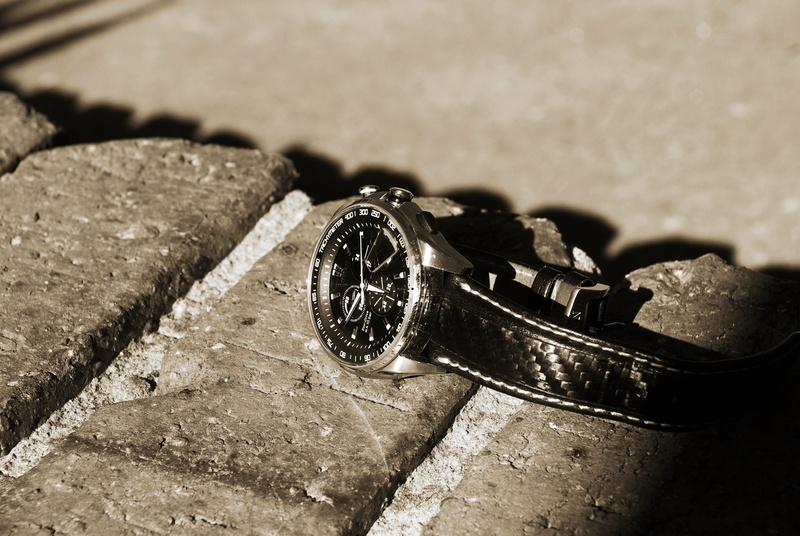 missing, metal, selective focus, old, high angle view, pattern, day, chronometer, style, close-up, black, clock, textured, jewellery, analog, work tool