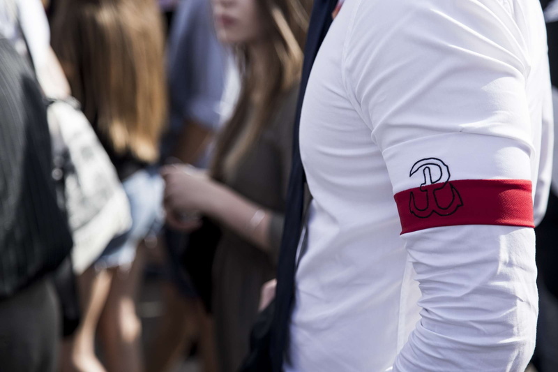 clothing, architecture, women, midsection, man, group of people, 1080P, history, occupation, rear view, muscles, red, businesman, message, white shirt