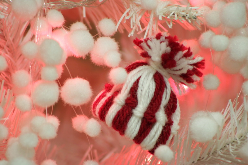 tree, christmas tree, traditions, celebration, art and craft, abundance, selective focus, floral pattern, indoors, day, pattern, decoration, christmas decorations