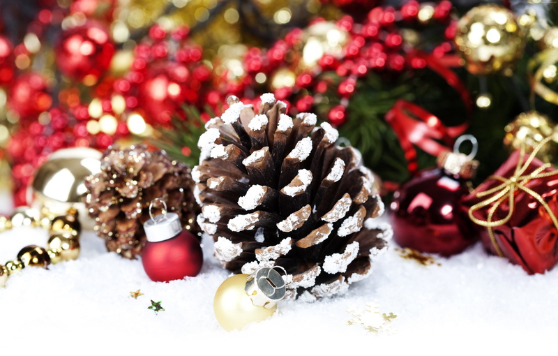 holidays, christmas, checkers, balls, winter, decorations, 4K, snow, new year, fir-tree