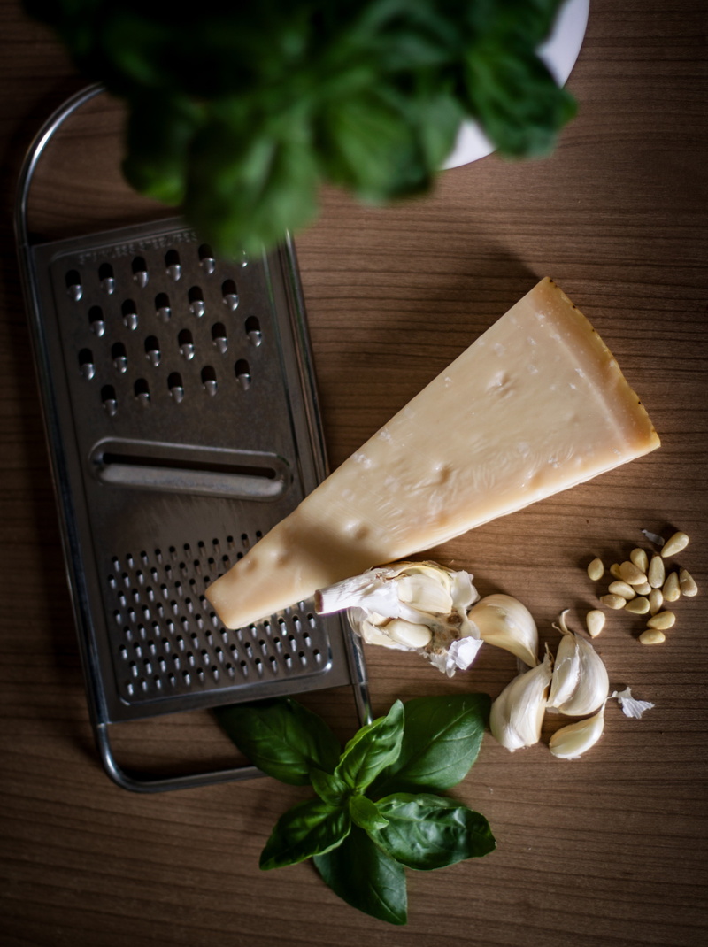 close-up, shredder, indoors, 4K, ingredient, food, recipe, pesto, pine nuts, kitchen, parmesan, garlic, baslikium, healthy eating, domestic kitchen, table