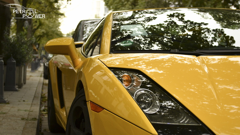4K, no people, street, architecture, glass - material, outdoors, tree, transportation, city, stationary, land vehicle, Lamborghini, day, Lamborghini Gallardo