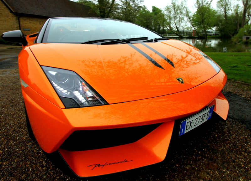 2K, day, red, nature, Lamborghini, no people, city, street, close-up, car, stationary, land vehicle, outdoors, sunlight, parking, Lamborghini Gallardo