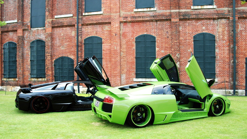 brick, rims, retro styled, building exterior, green cars, no people, black cars, motor vehicle, land vehicle, car, bricks, Lamborghini Gallardo, building