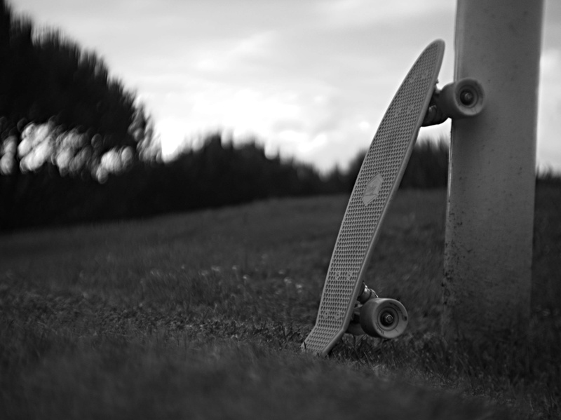 nature, 4K, field, machinery, man made, bokeh, sky, skate, man made object, plant, equipment, work tool, focus on foreground, selective focus, board, black and white