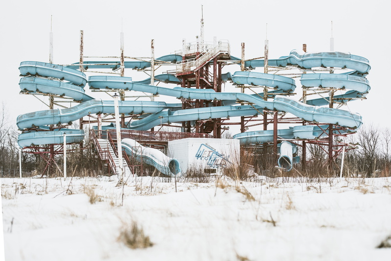 past glory, land, dilapidated, day, water, frozen, building exterior, covering, architecture, outdoors, built structure, field, 5K, cold temperature, abandoned