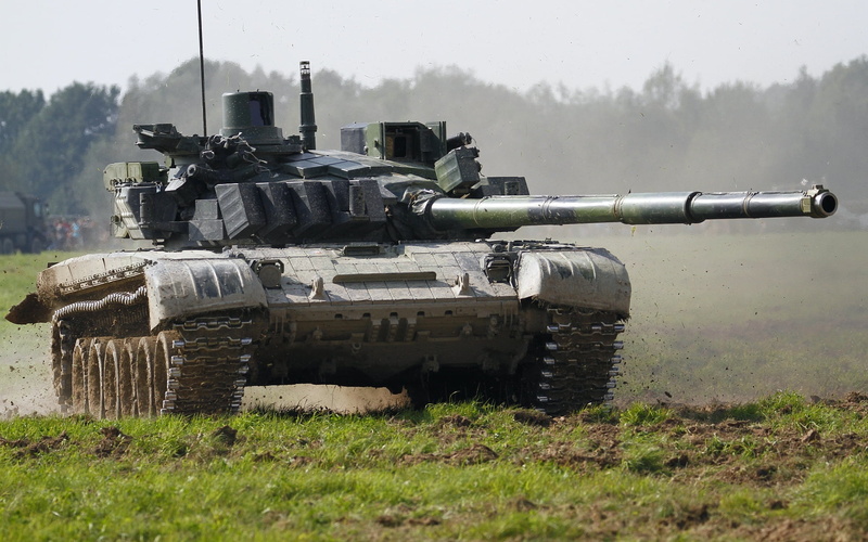 armor, green, military Land Vehicle, conflict, military, gun, green Color, field, T-72, nature, body Armor, history, weapon, turret, grass, war, russia