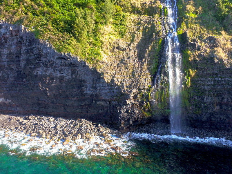 united states, waipio valley, outdoors, non-urban scene, nature, oceans, falling water, cliffs, water, rock formation, solid, cliff, big island, motion
