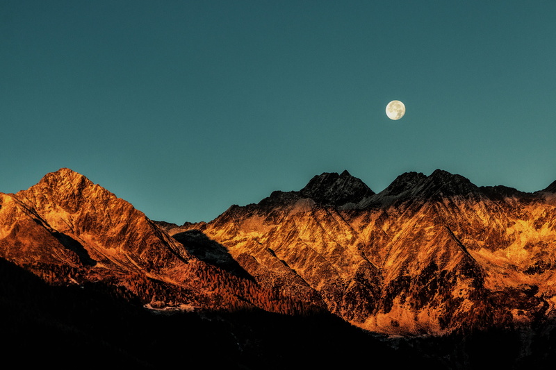 dusk, mountain range, canyon, evening, solid, mountain, tranquil scene, silhouette, tranquility, dawn, 5K, mountain peak, full moon, travel, grand, non-urban scene