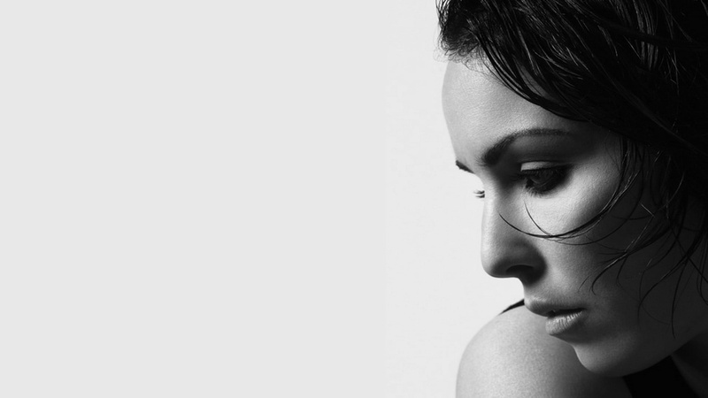 looking, 1080P, simple background, looking away, profile, childhood, indoors, human face, contemplation, teenager, one person, females, real people, actress