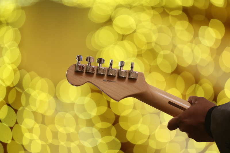 blur, defocused, guitar, 5K, person, arts culture and entertainment, lights, modern, artist, performance, string, illuminated, musical equipment, string instrument